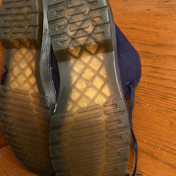 Dr. Martens W7, M8 navy low lace up ankle boot, not leather, canvas material - Picture 3 of 5